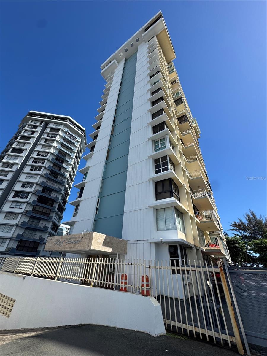 Amazing penthouse with lagoon and ocean views. The apartment has 2 bedrooms, one of which can be used as an office, and 2 bathrooms. An interior spiral staircase leads to the terrace for enjoying the panoramic views. Appliances included: refrigerator, stove, microwave, dishwasher, washer, dryer, and air conditioning. Unfurnished. Covered parking. Great amenities swimming pool, mailboxes, laundry room, bbq area, and private direct beach access. The building has a partial generator and water cistern for common areas. Close to supermarkets, pharmacies, restaurants, schools, and nightlife, it is just 10 minutes from San Juan International Airport and Old San Juan. The tenant is responsible for electricity. Short-term rentals are not allowed.