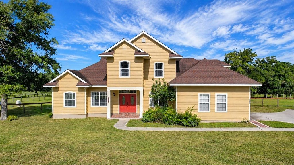 Photo of 35405 Stagecoach Trail, Eustis, FL 32736 (MLS # O6422884)