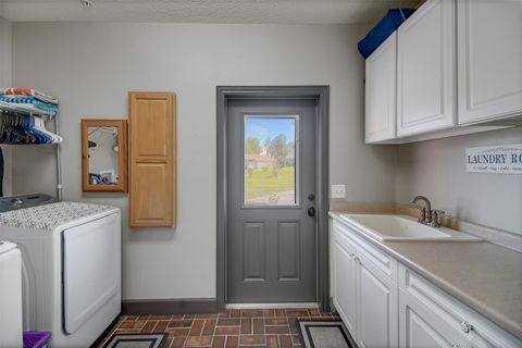 Tiny photo for 35405 Stagecoach Trail, Eustis, FL 32736 (MLS # O6422884)