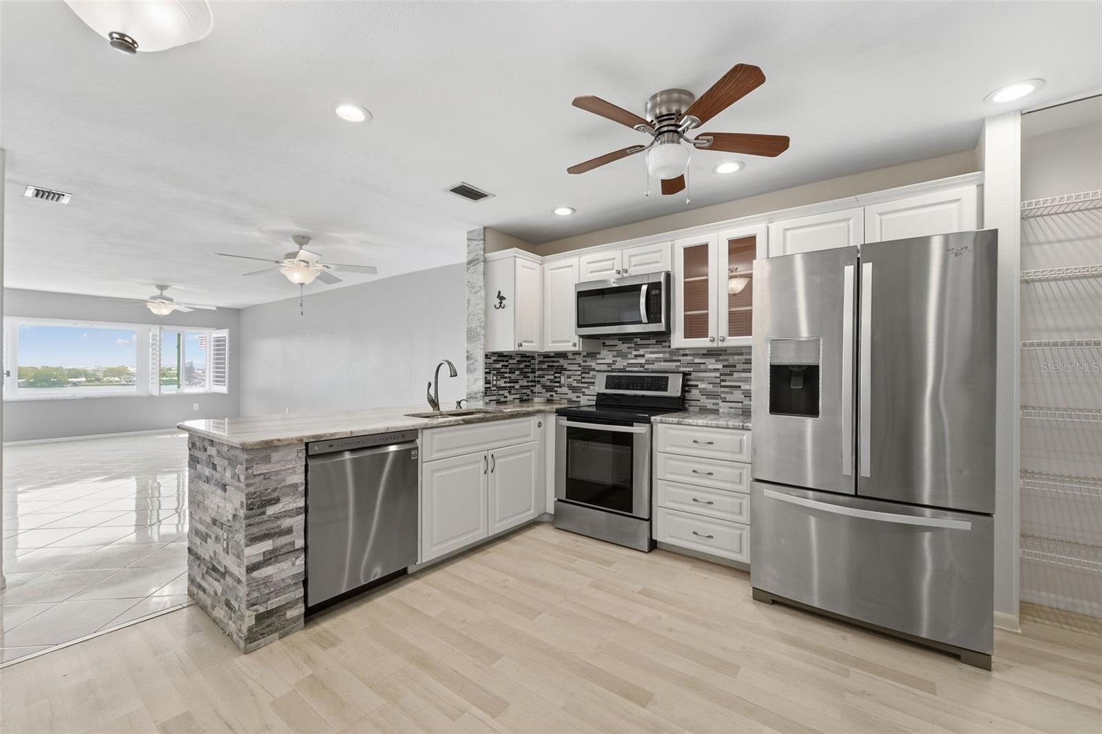 100 BLUFF VIEW DRIVE 409C