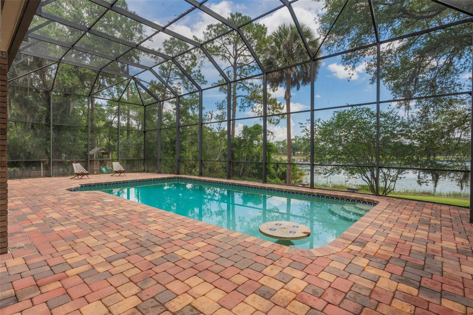 120 E GREENTREE LANE