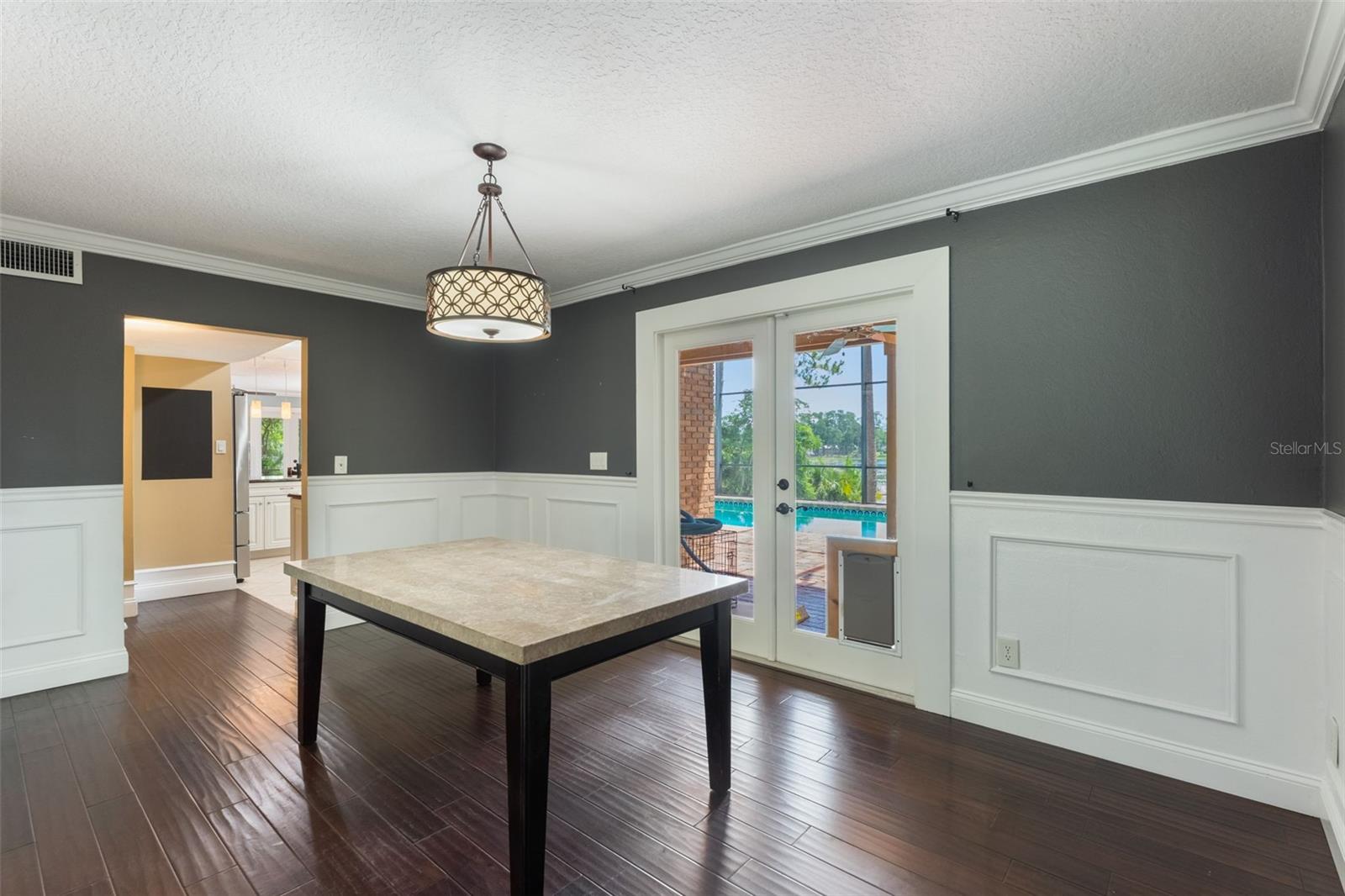 120 E GREENTREE LANE