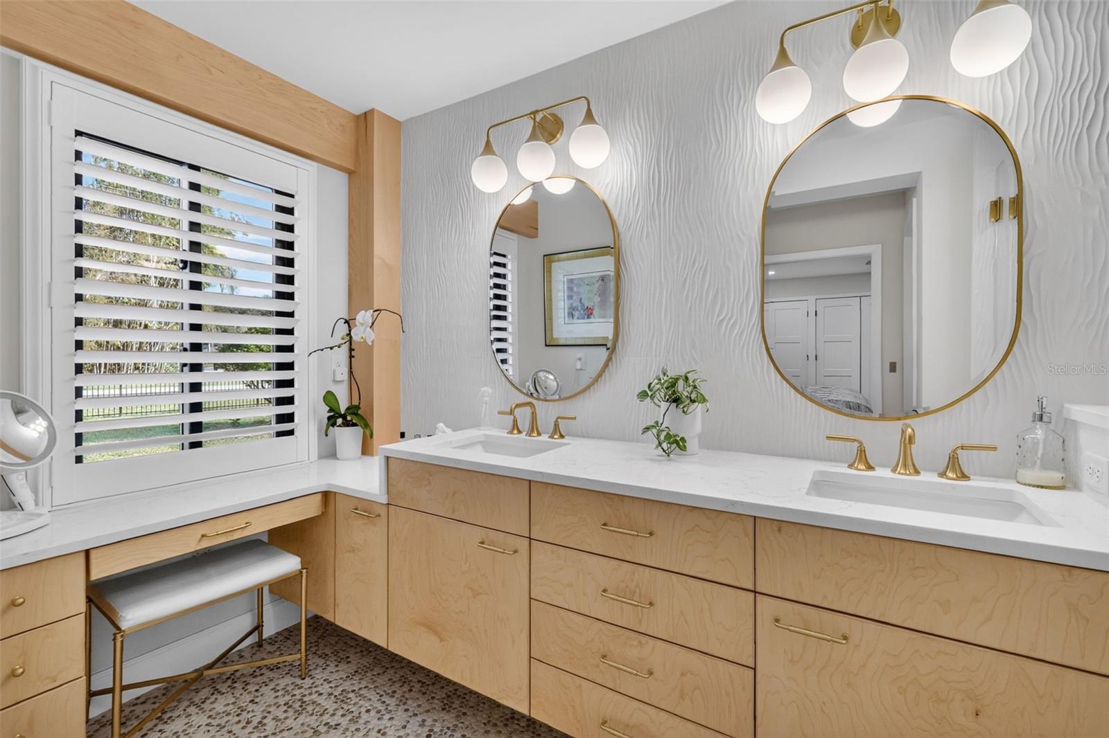 LAKE DORA OAKS - Residential