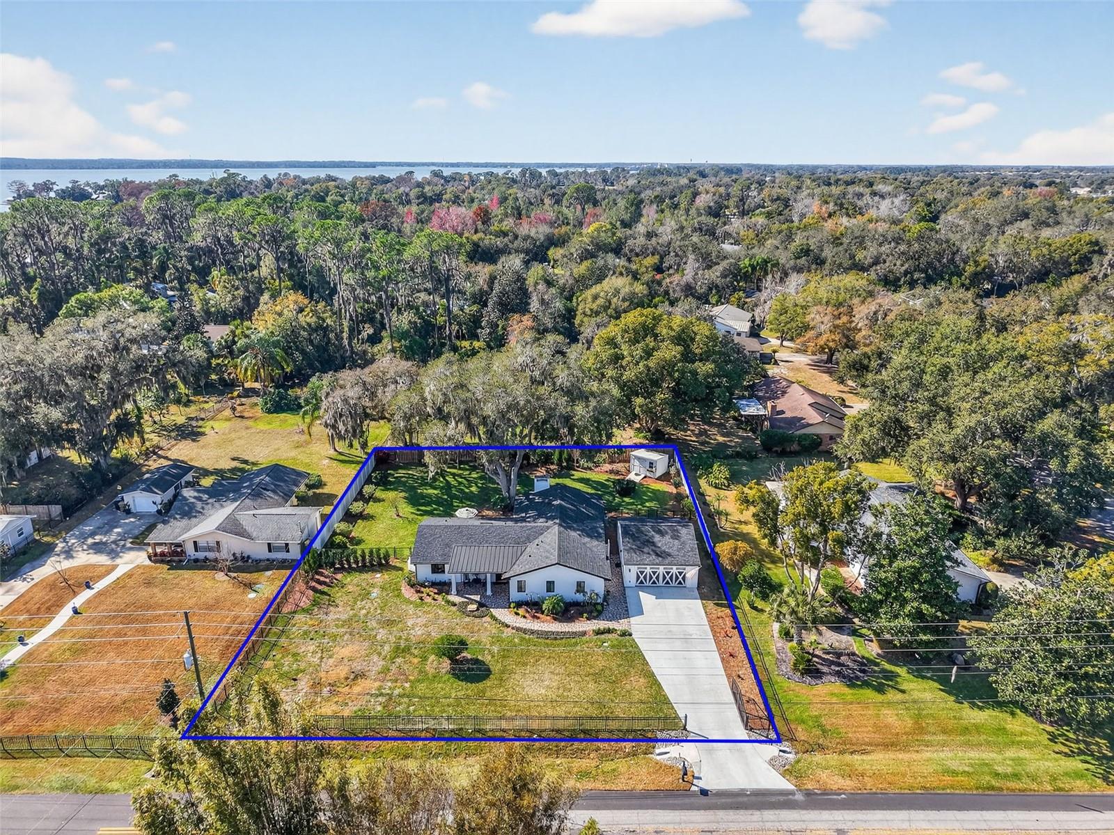 LAKE DORA OAKS - Residential