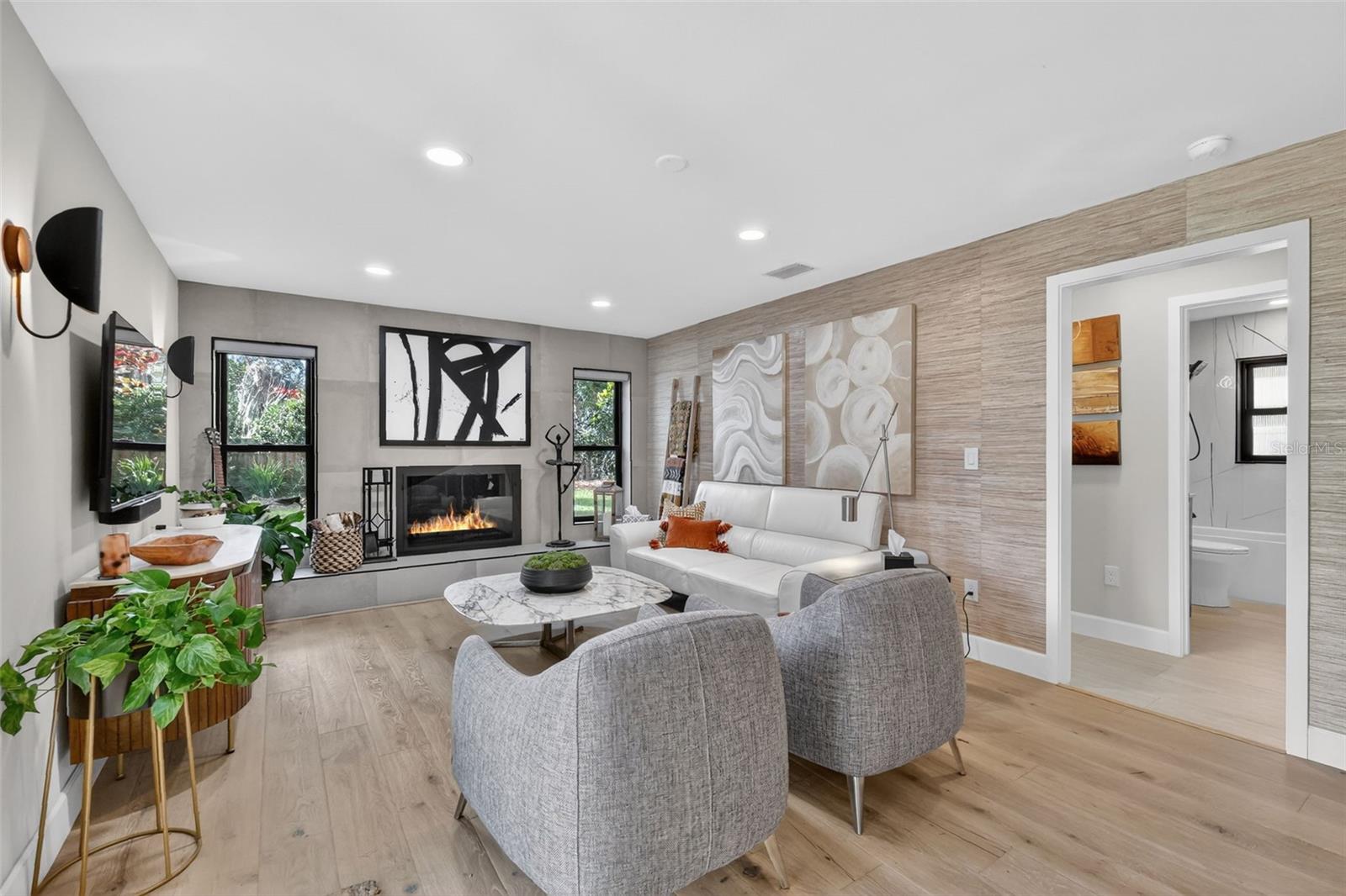 LAKE DORA OAKS - Residential