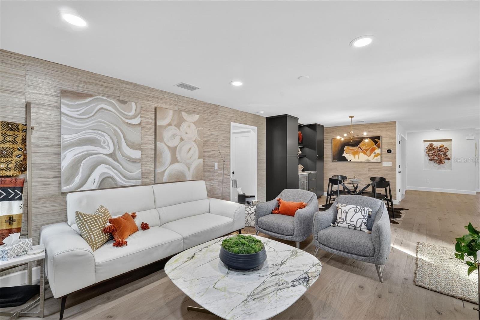 LAKE DORA OAKS - Residential