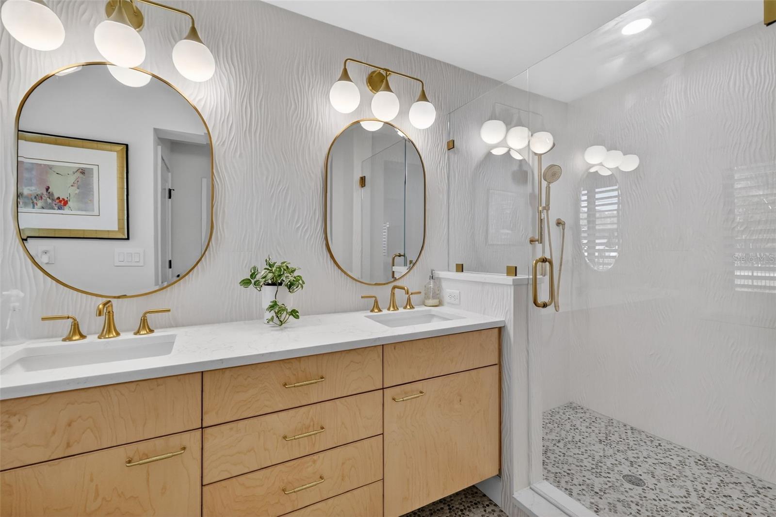 LAKE DORA OAKS - Residential