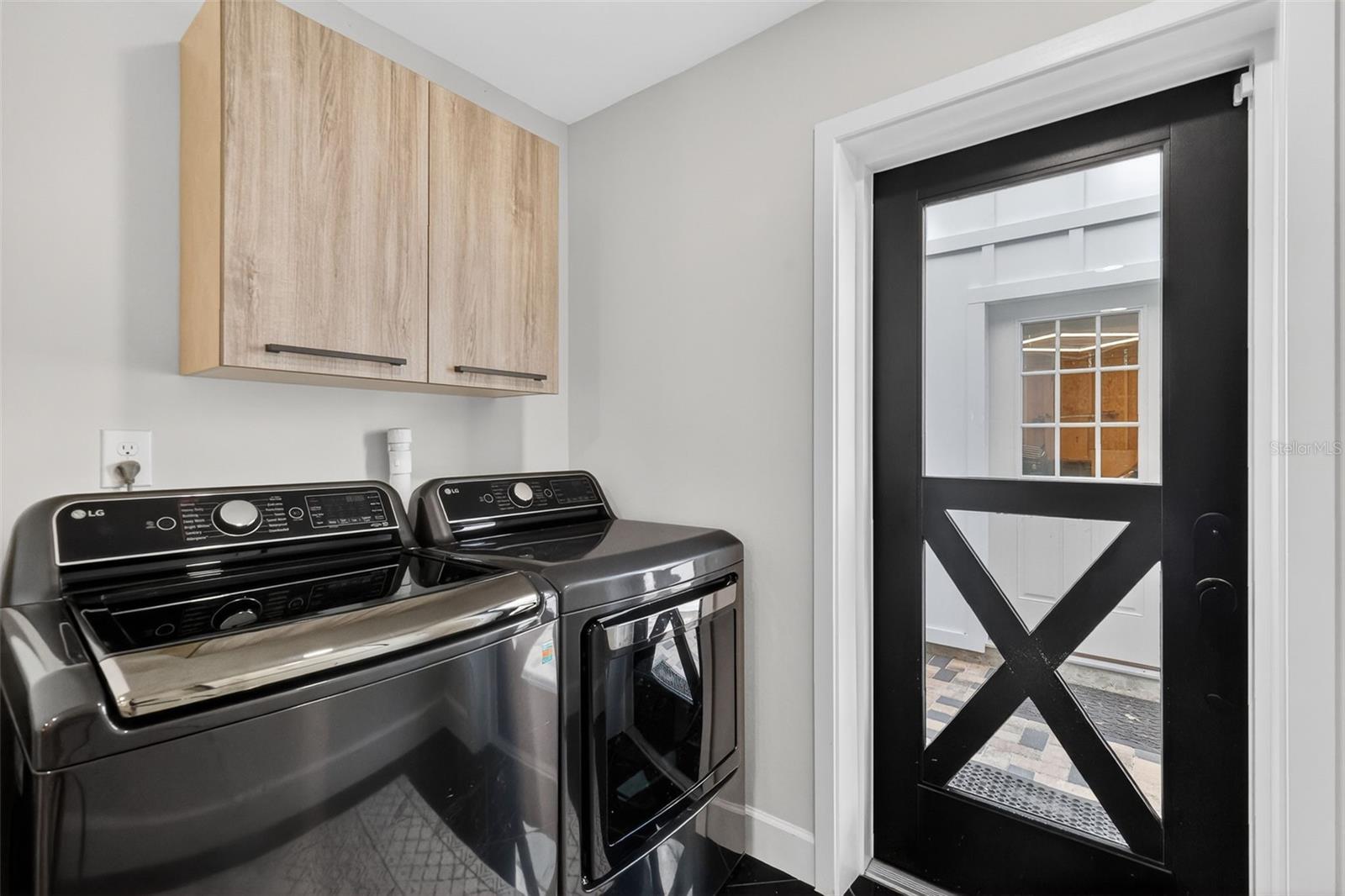 LAKE DORA OAKS - Residential