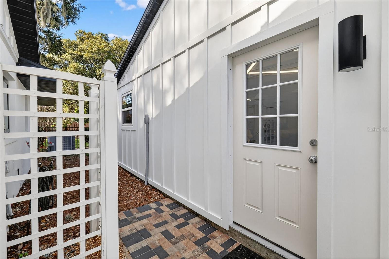 LAKE DORA OAKS - Residential