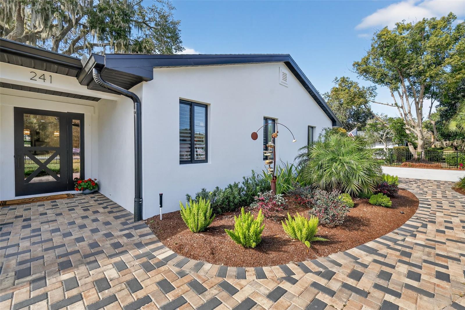 LAKE DORA OAKS - Residential