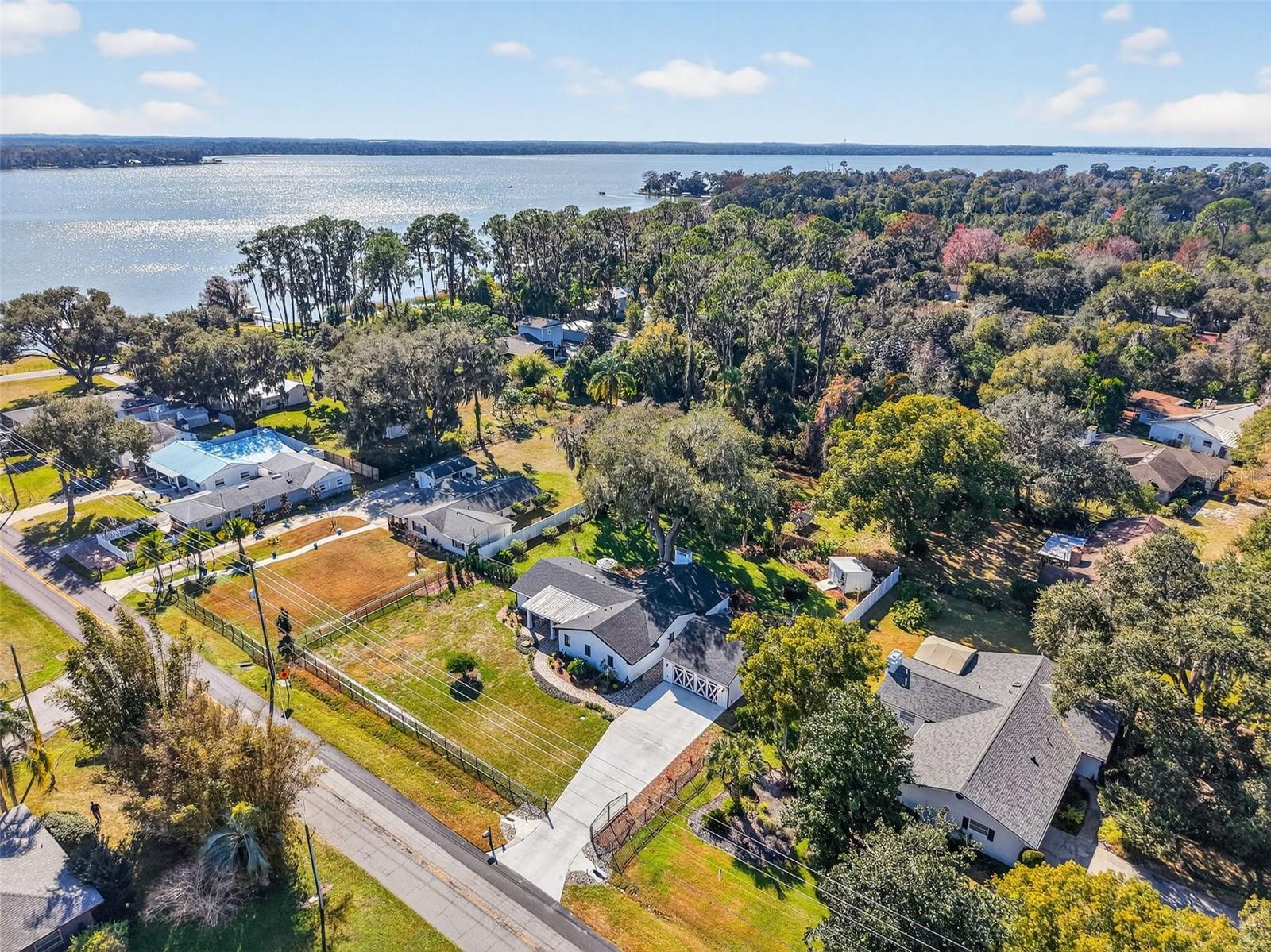 LAKE DORA OAKS - Residential