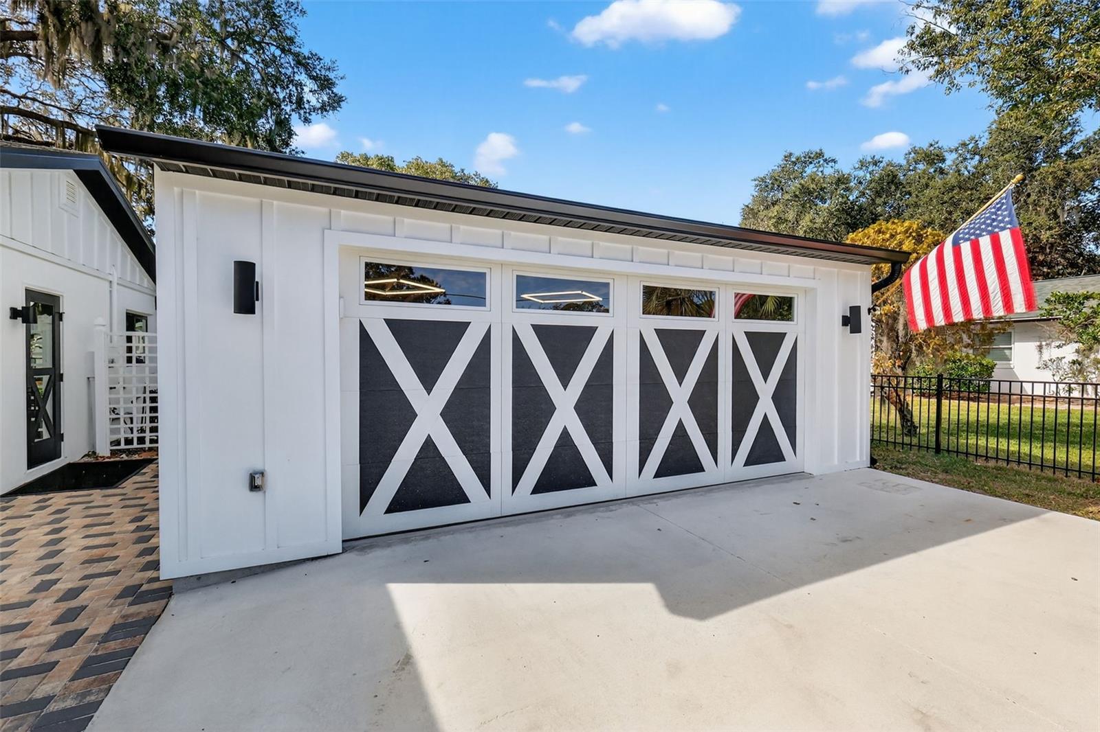 LAKE DORA OAKS - Residential