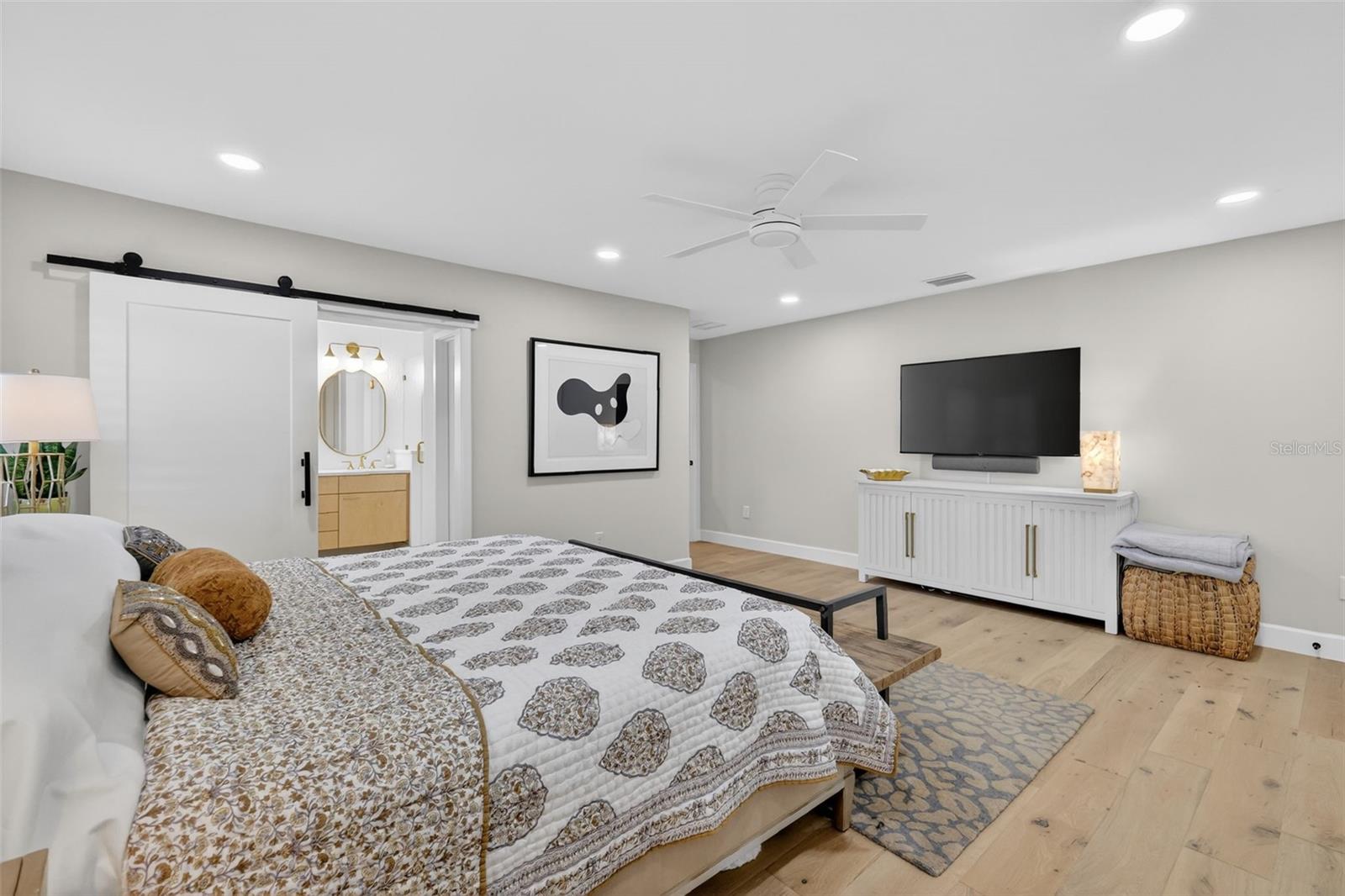 LAKE DORA OAKS - Residential