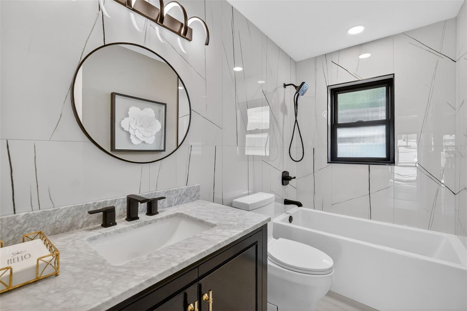 LAKE DORA OAKS - Residential