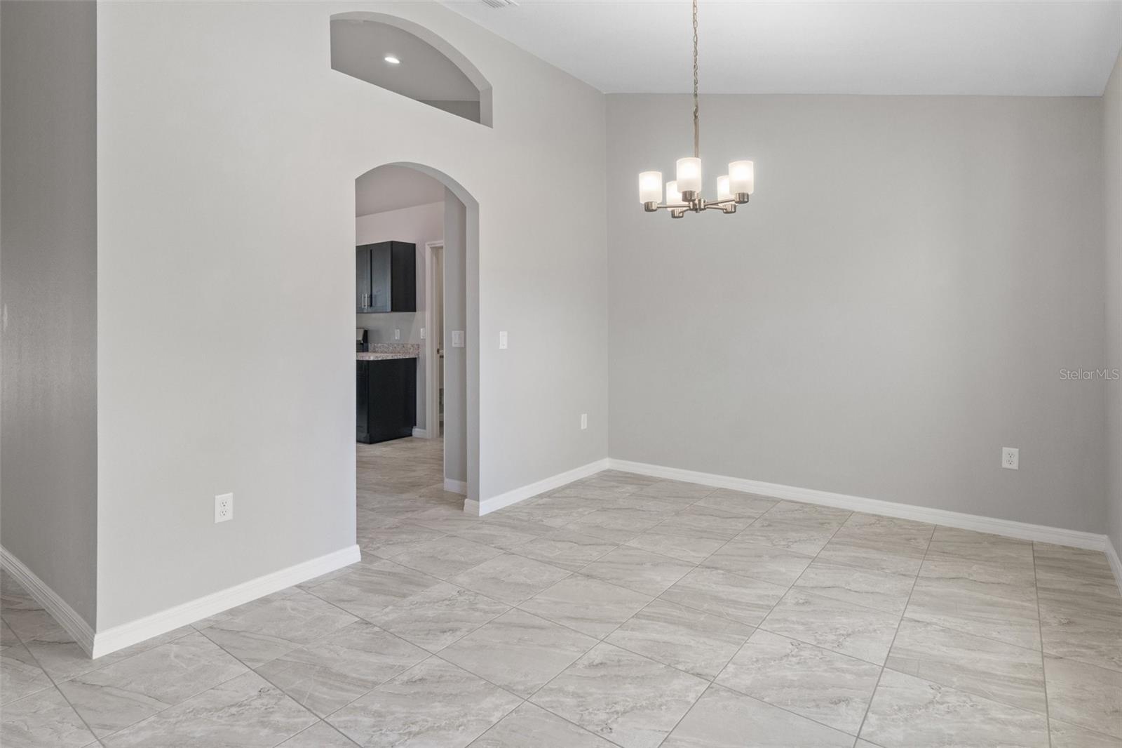ROYAL HIGHLANDS - Residential