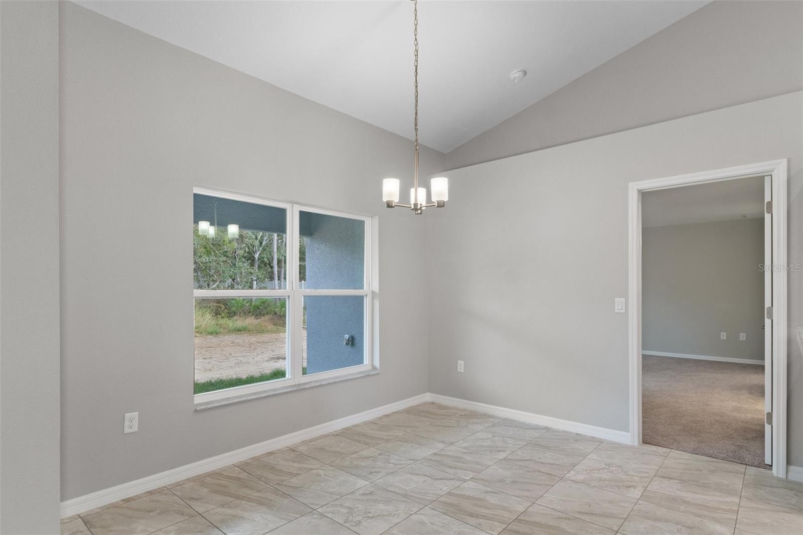 ROYAL HIGHLANDS - Residential