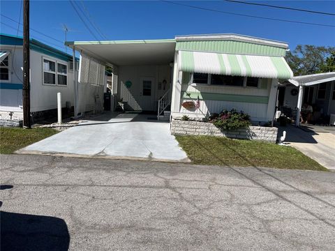 A home in PALMETTO