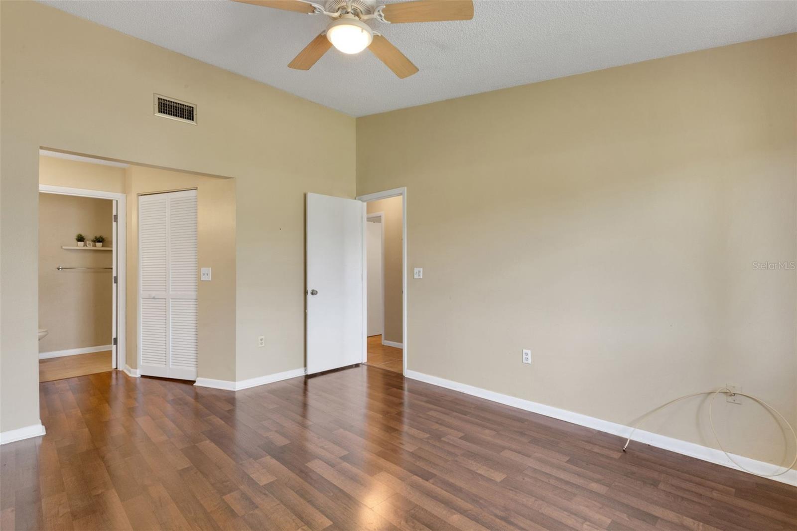 WEDGEWOOD COMMONS - Residential