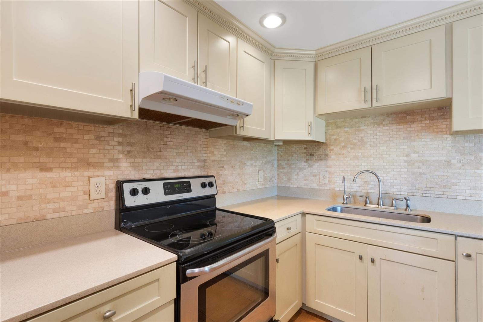 WEDGEWOOD COMMONS - Residential