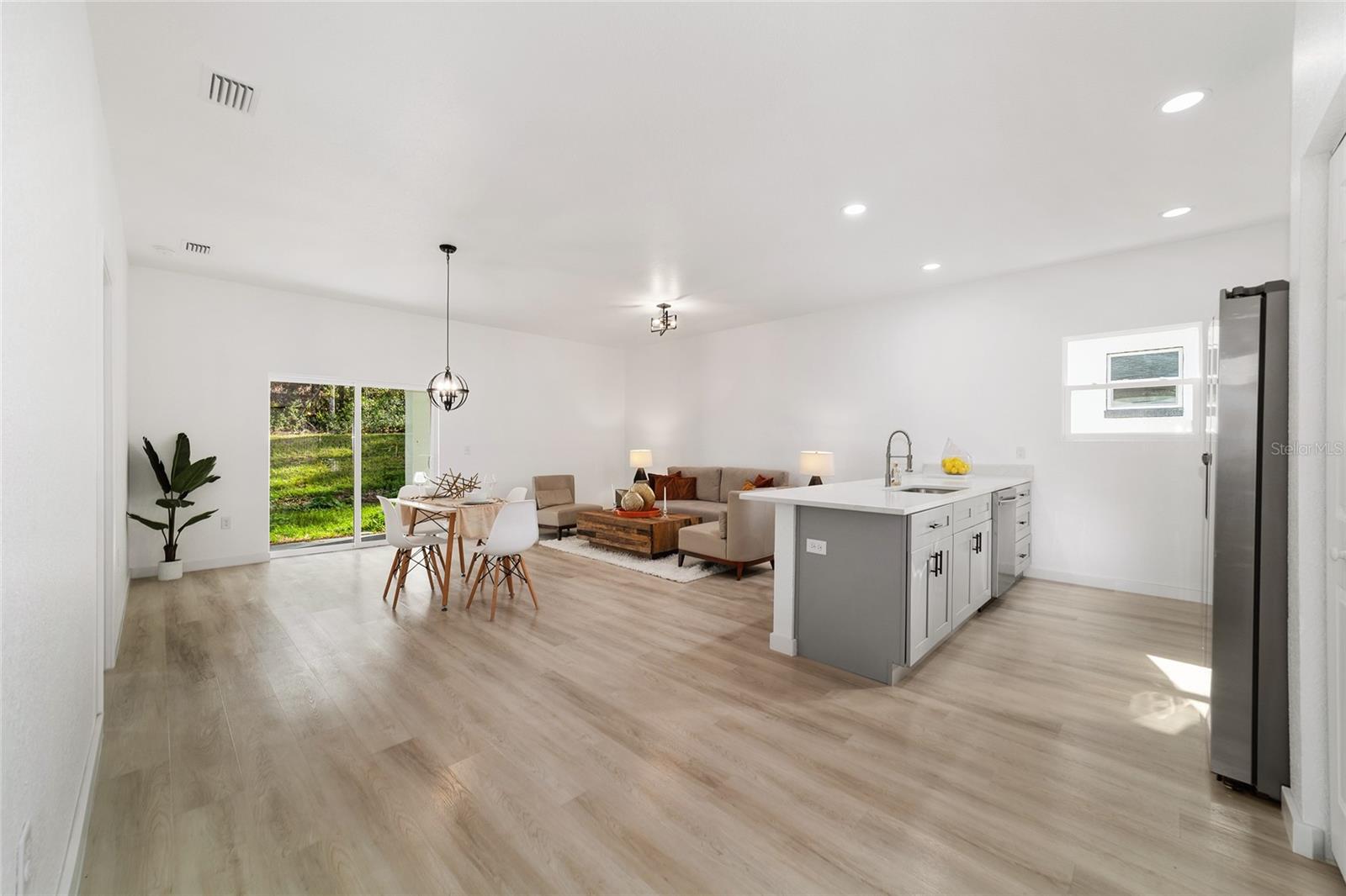 SABAL PARK - Residential