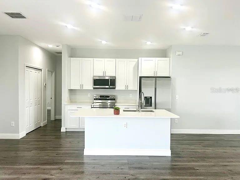 SILVER SPGS SHORES UN 24 - Residential Lease