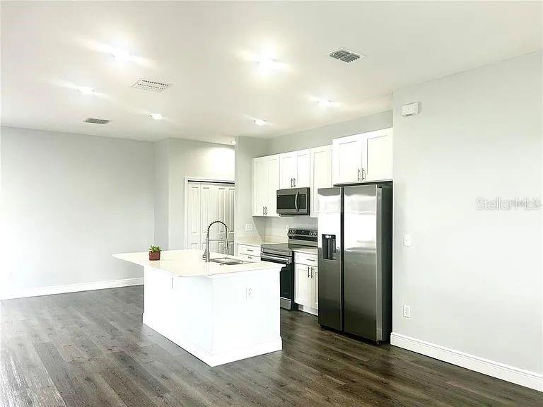 SILVER SPGS SHORES UN 24 - Residential Lease