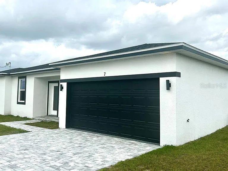 SILVER SPGS SHORES UN 24 - Residential Lease
