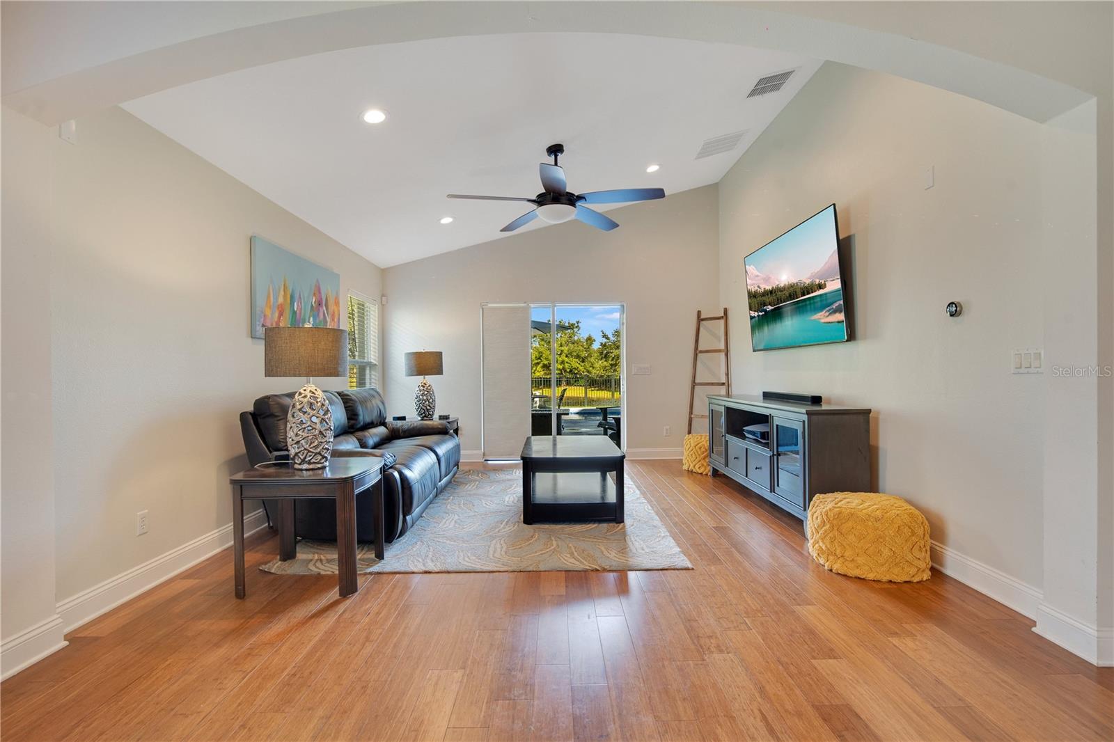 ENCLAVE/MOSS PARK - Residential