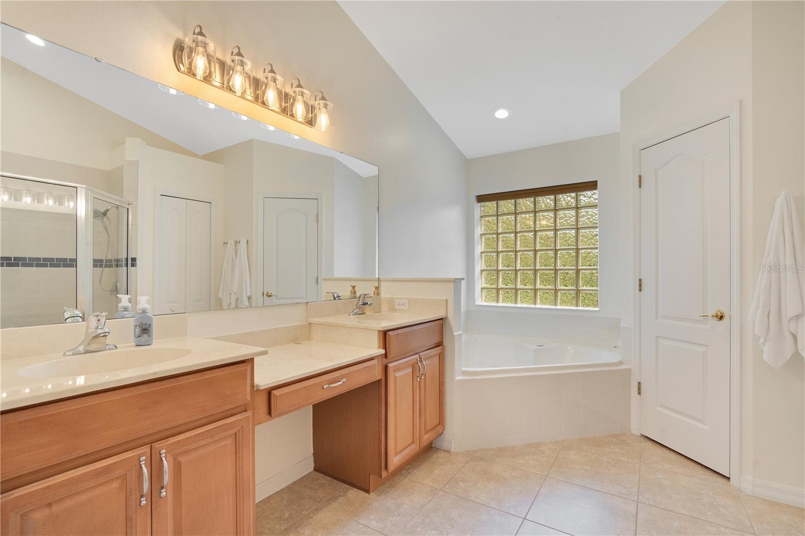 ENCLAVE/MOSS PARK - Residential