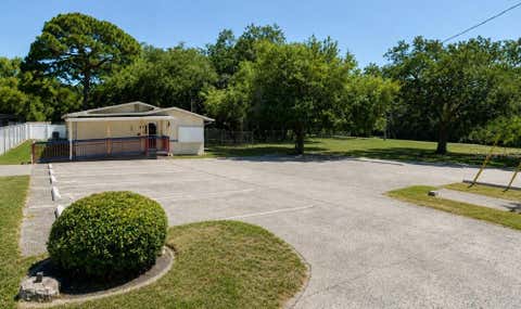Photo of 2886 Whitney Road, Clearwater, FL 33760 (MLS # TB8510774)
