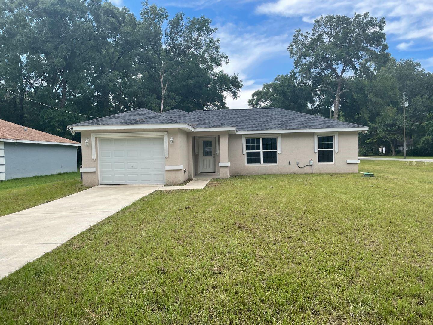 Welcome to your new home in Ocala! This new construction 3-bedroom, 2-bathroom home features stylish finishes and a smart, open floorplan designed for comfort and convenience. With luxury vinyl plank flooring throughout, a one-car garage, and a split-bedroom layout, this home is ready for you to move right in.
Located just minutes from shopping, dining, and schools.
Move in costs include application fee, first month's rent, security deposit, and lease administration fee.