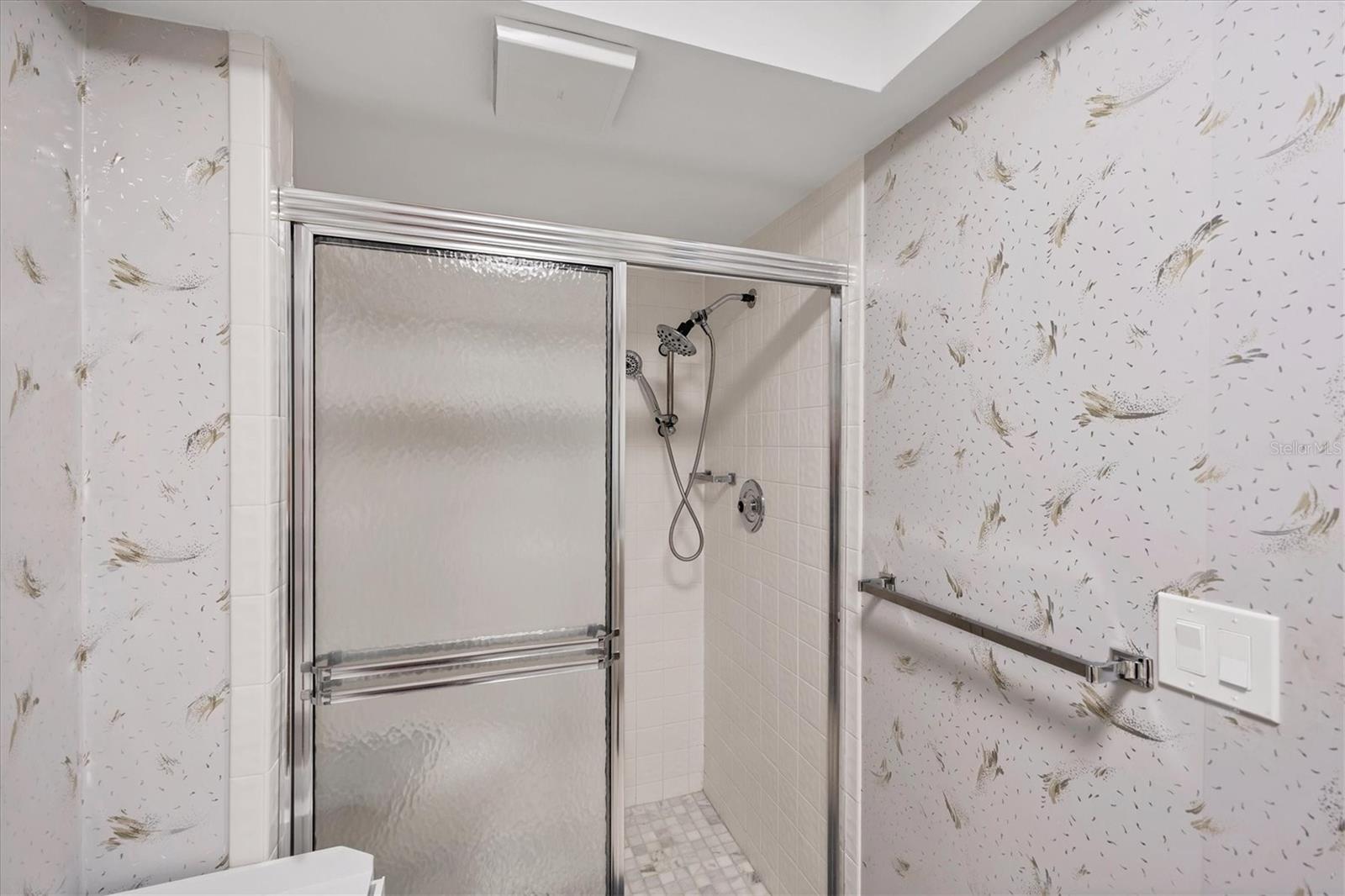 GLEN OAKS MANOR HOMES PH 2 - Residential