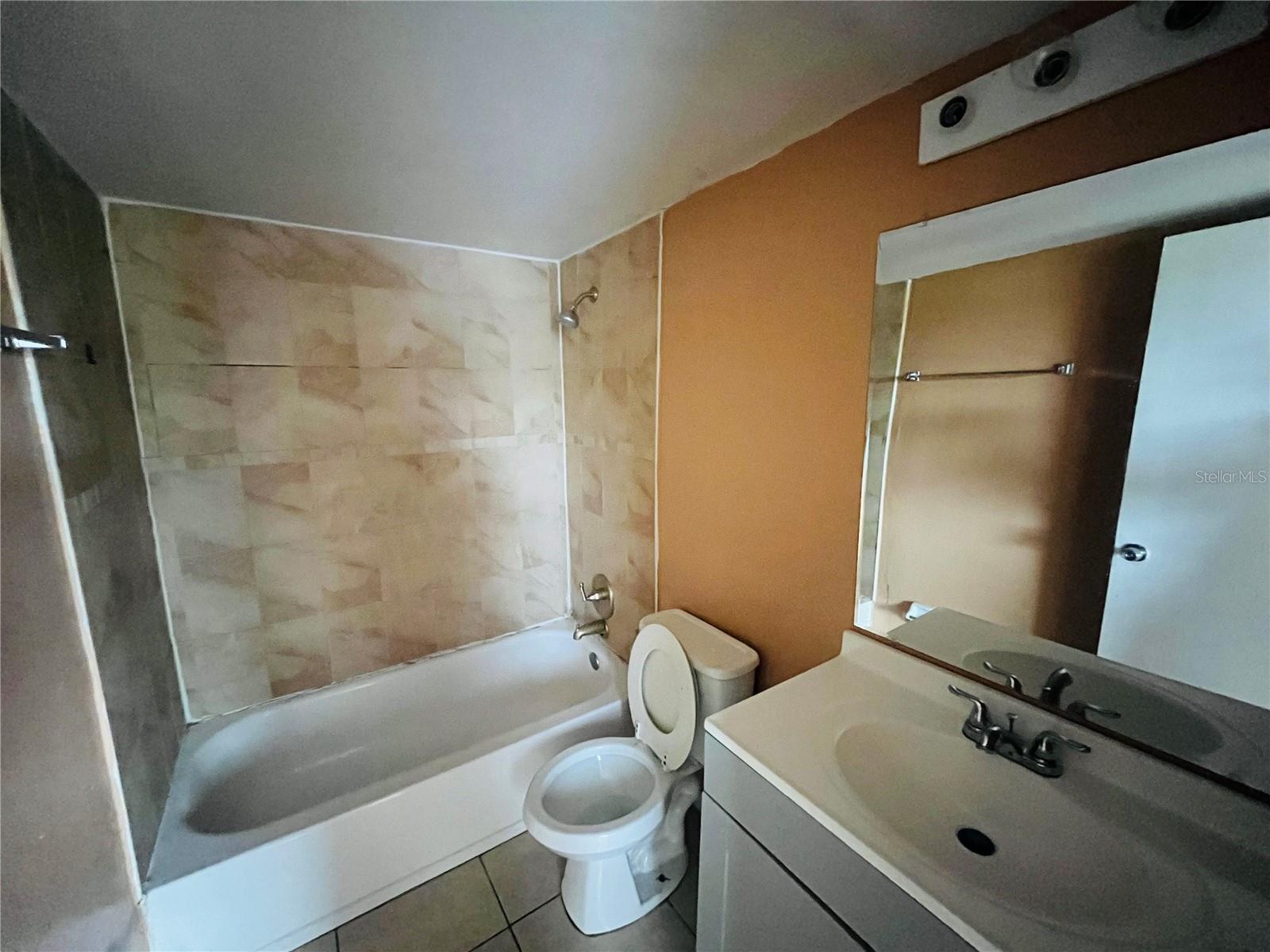 CATALINA ISLES CONDO - Residential Lease