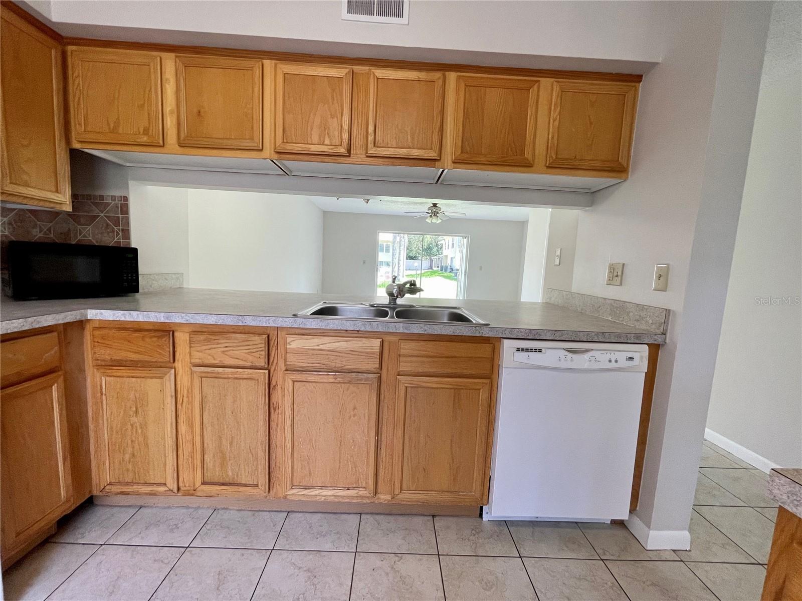 SUNRIDGE OF TAMPA BAY CONDO - Residential Lease