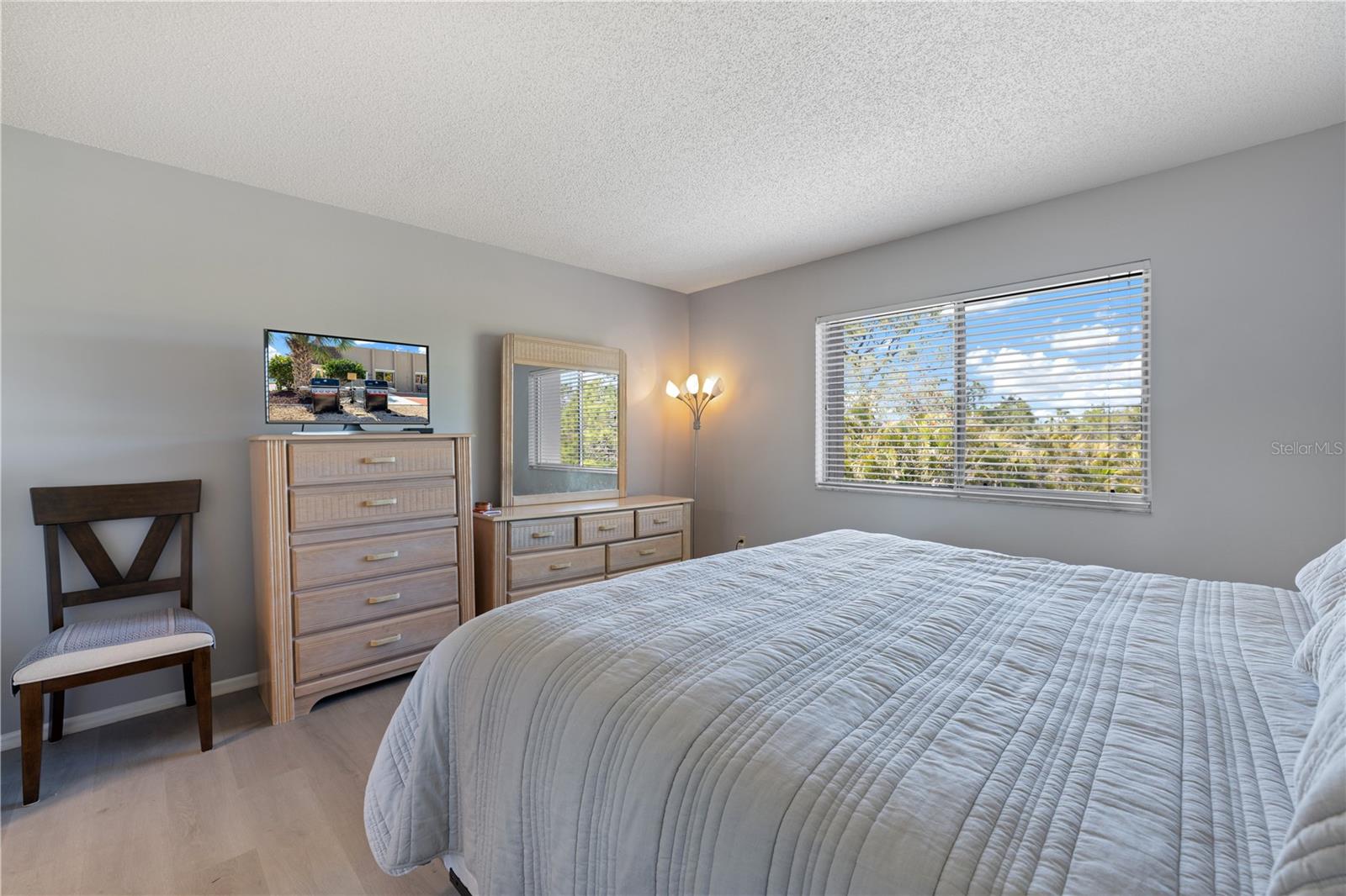 1540 GLEN OAKS DRIVE E B326