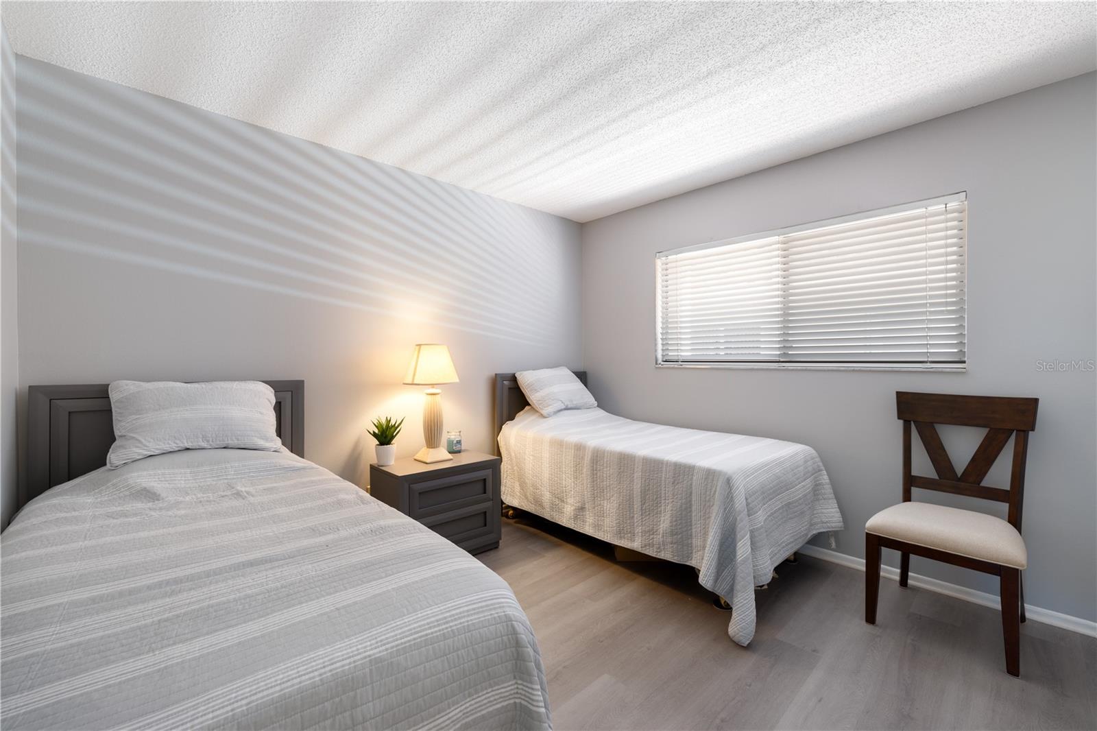 GLEN OAKS GARDEN APTS 3 - Residential