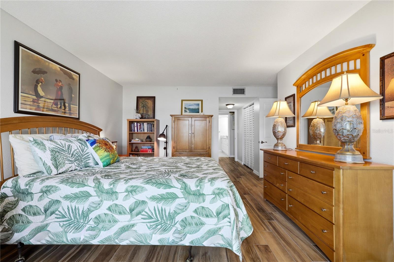 SOUTH BAY CONDO - Residential