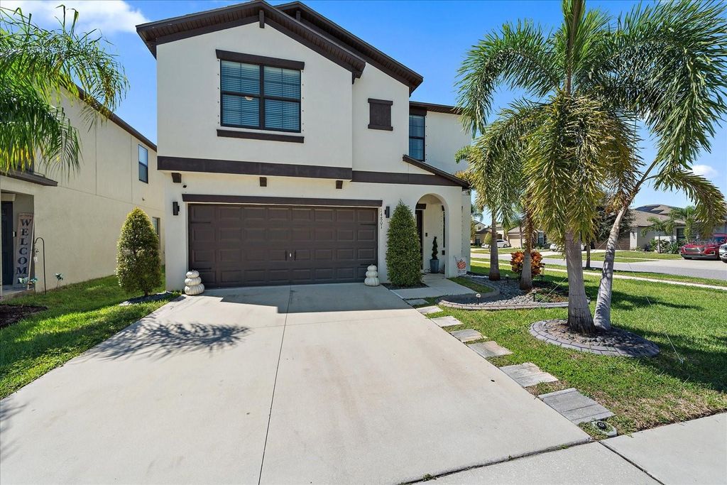 Photo of 14801 Boulder Pass Place, Wimauma, FL 33598 (MLS # A4665243)