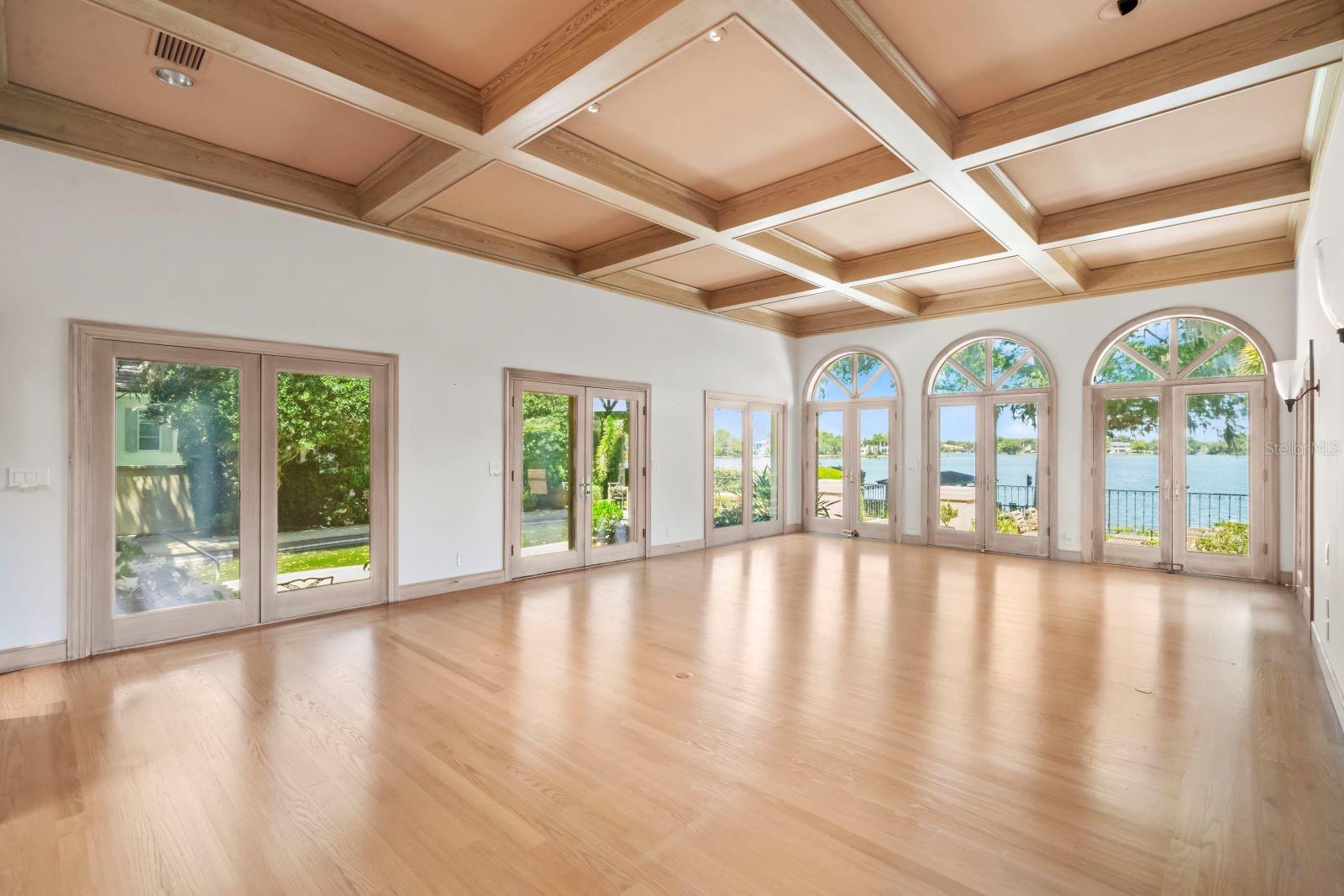 ROBERT DHU MACDONALD PARK - Residential