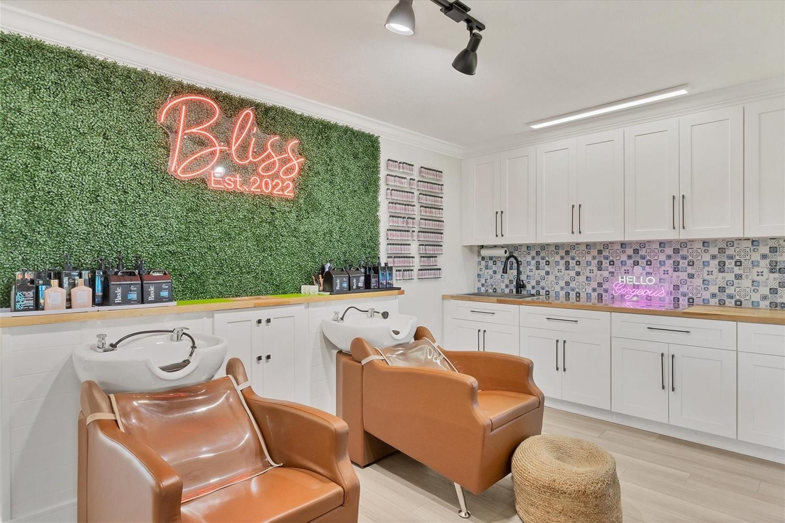 PORT CHARLOTTE SEC 064 - Commercial Sale