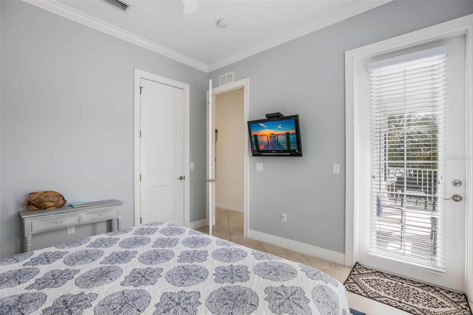 BAY PALMS - Residential