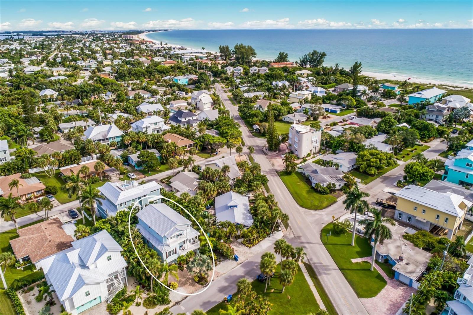 BAY PALMS - Residential