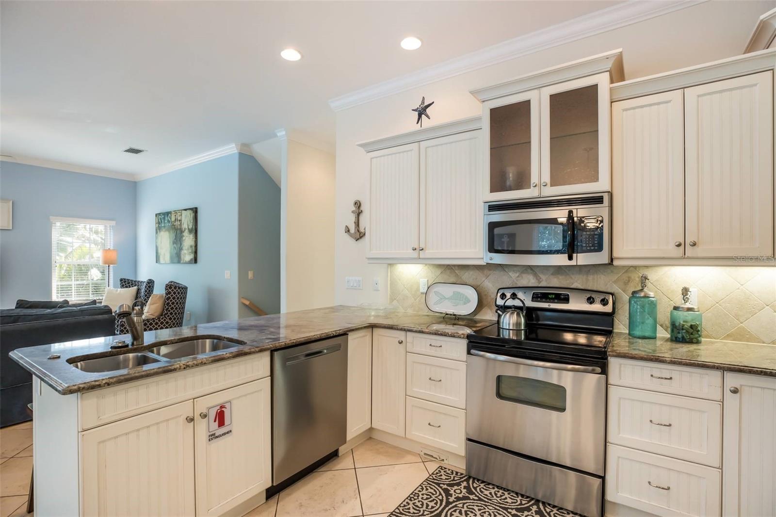 BAY PALMS - Residential