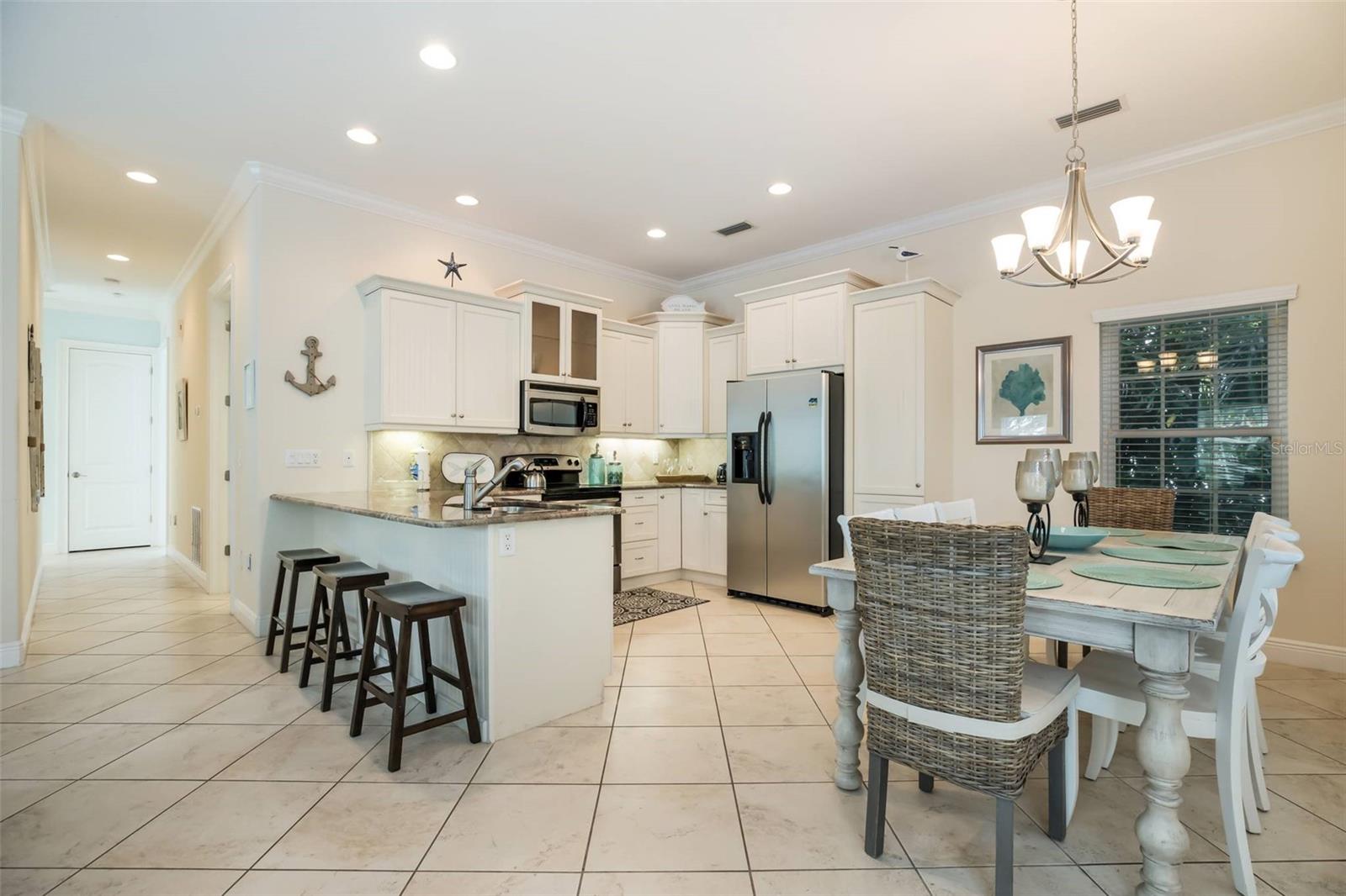 BAY PALMS - Residential