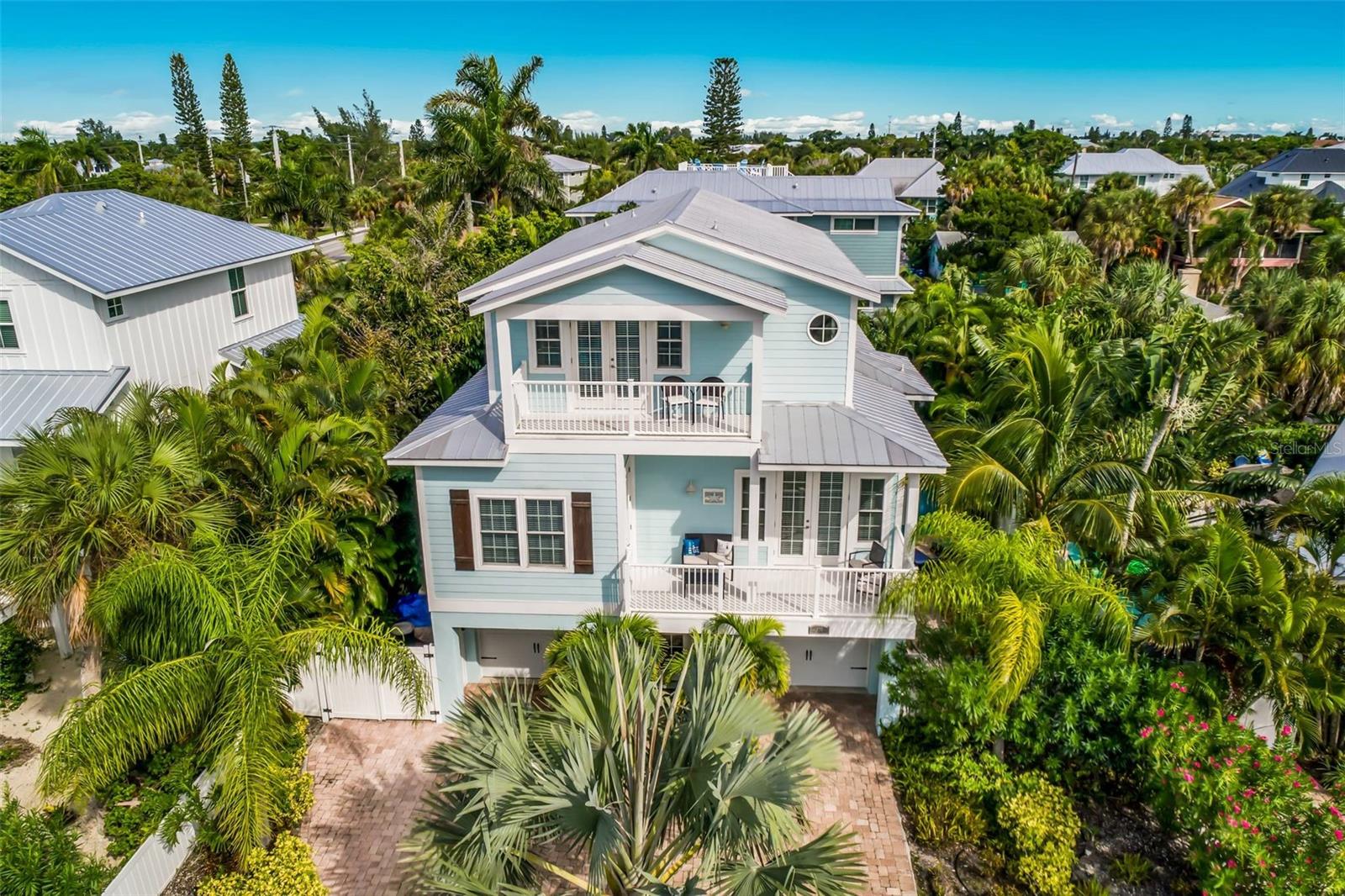 BAY PALMS - Residential