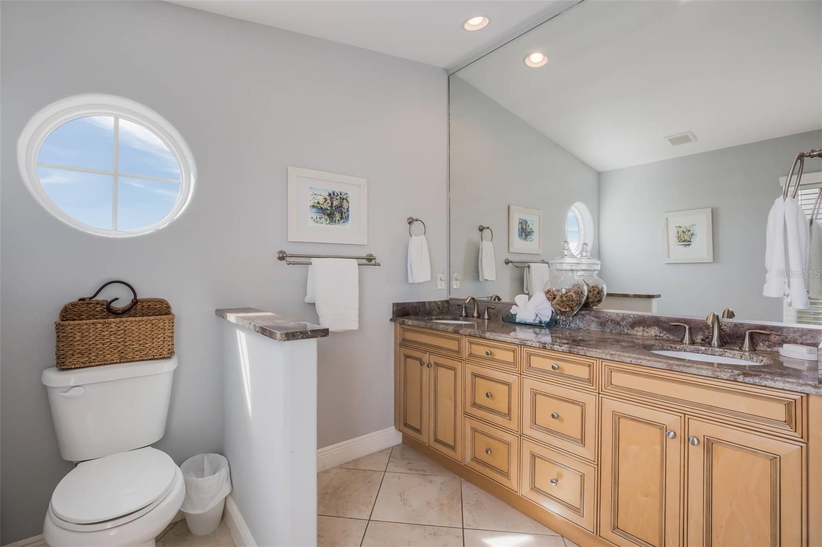 BAY PALMS - Residential