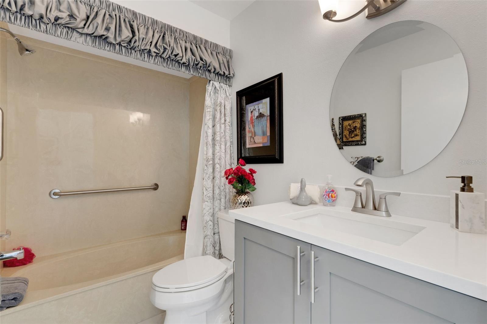 WEDGEWOOD LAKE - Residential