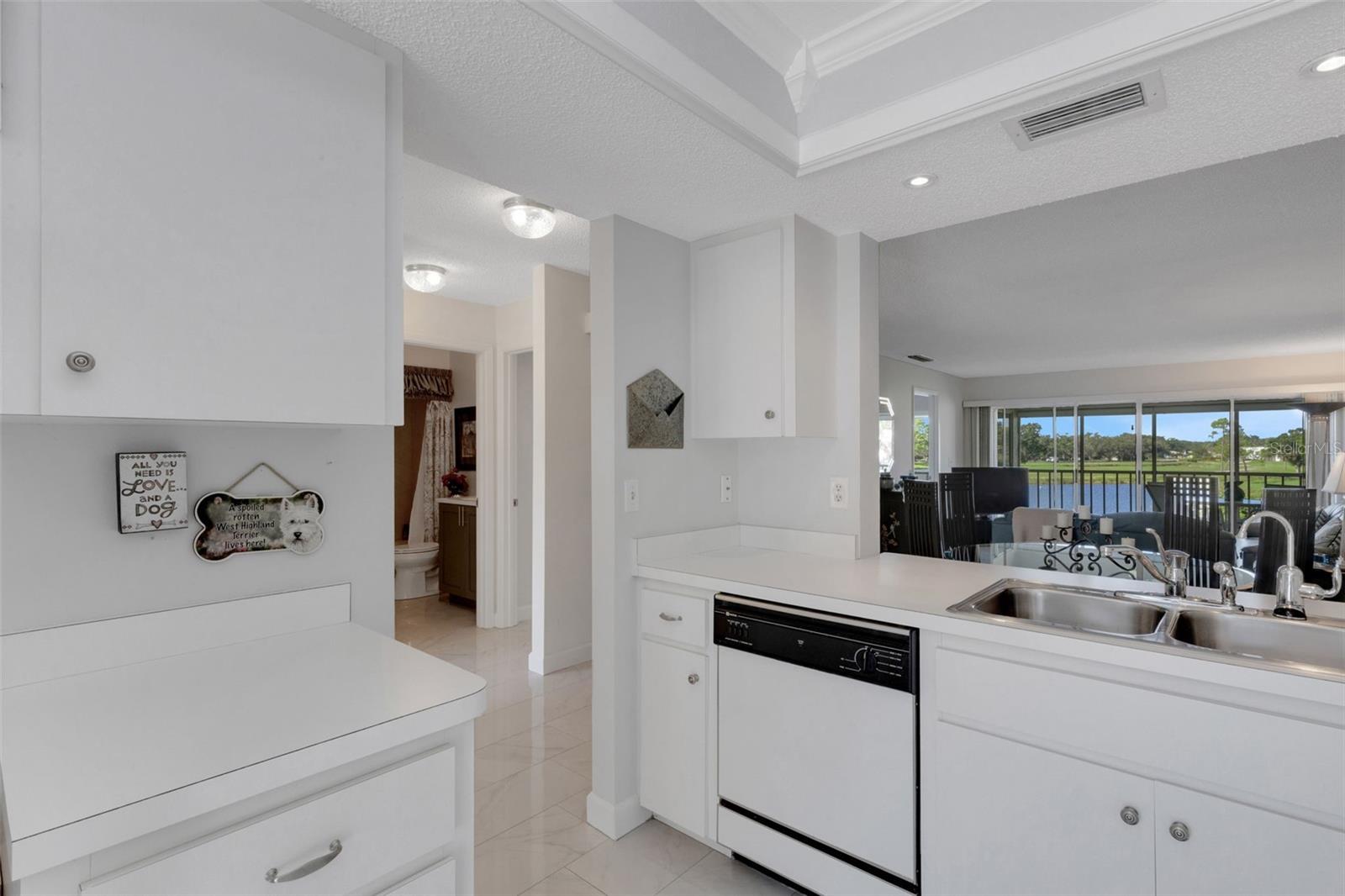 WEDGEWOOD LAKE - Residential