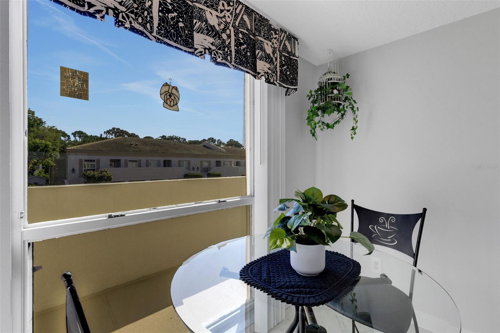 WEDGEWOOD LAKE - Residential