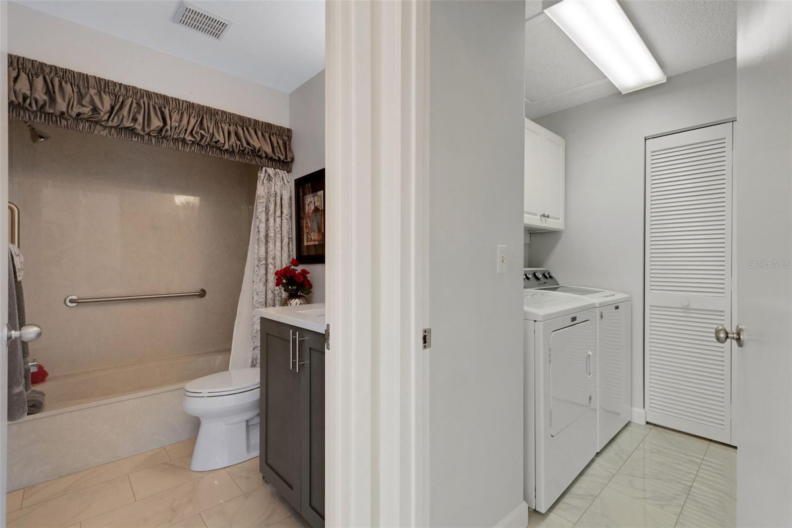 WEDGEWOOD LAKE - Residential